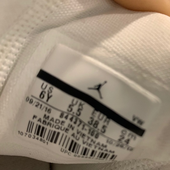 Jordan Deca Fly GS “Triple white” 6 youth /W7.5 - Picture 6 of 7